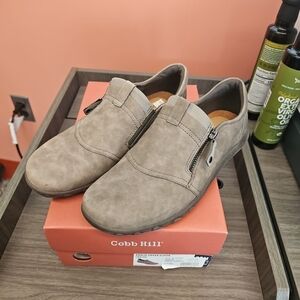 NIB Cobb Hill Amalie Zipper Slip-on Leather Women's Size 7.5 Shoes Taupe Nubuck